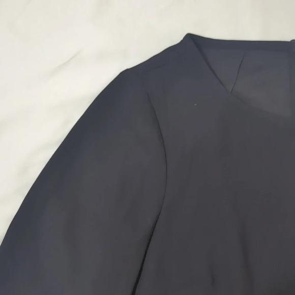 NWOTs J Crew Tiered Bell Sleeve Top Black Crepe Size 4T Spring 2025 - Picture 7 of 16